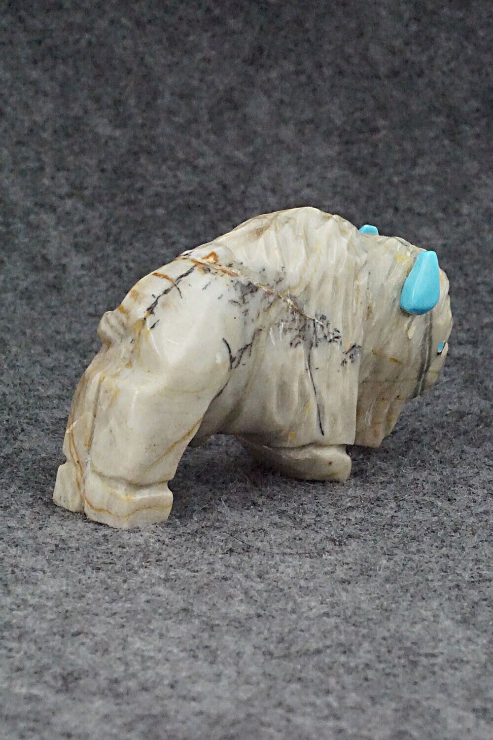Buffalo Zuni Fetish Carving - Kevin Quam