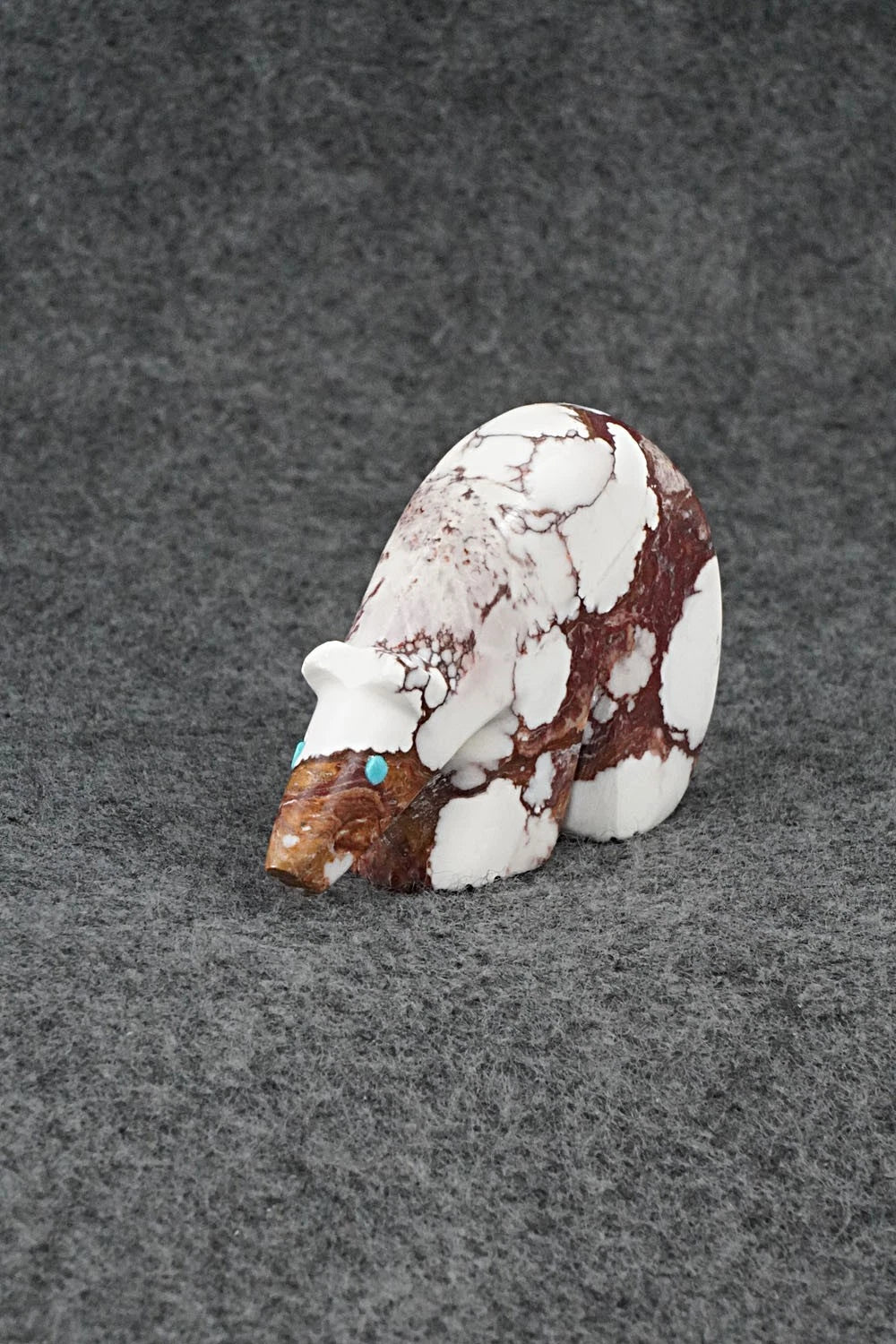 Bear Zuni Fetish Carving - Ronnie Lunasee