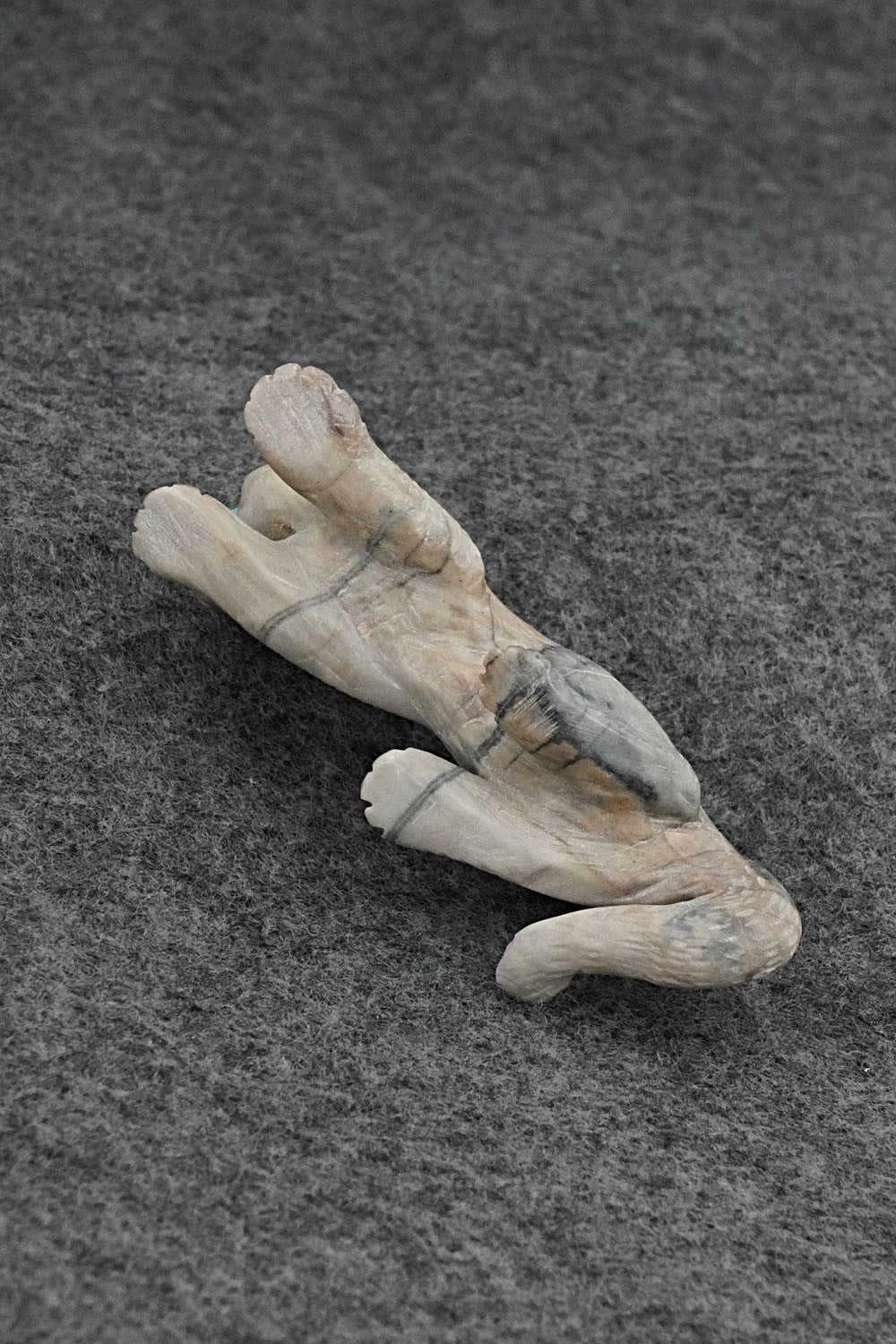 Mountain Lion Zuni Fetish Carving - Wilfred Cheama