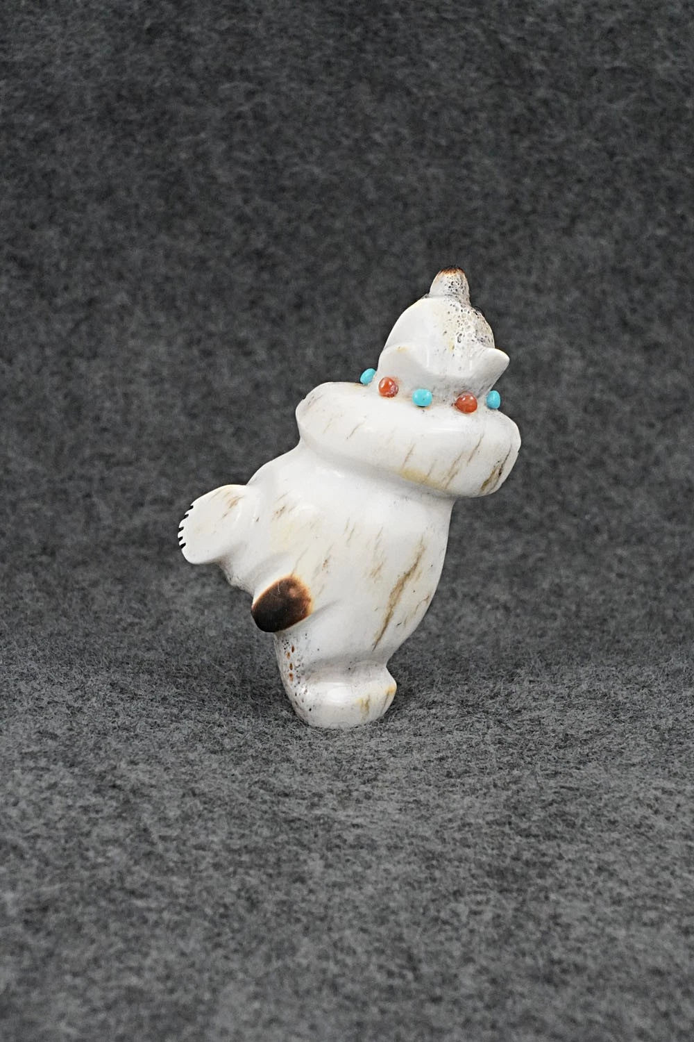 Bear Zuni Fetish Carving - Claudia Peina
