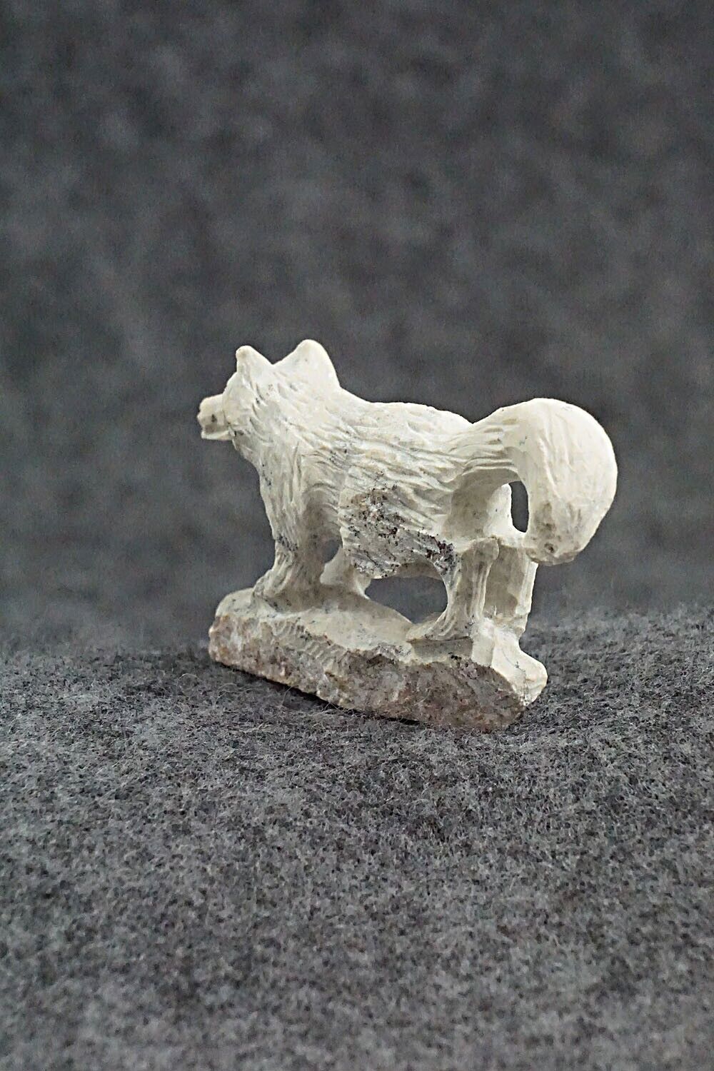 Wolf Zuni Fetish Carving - Lewis Malie