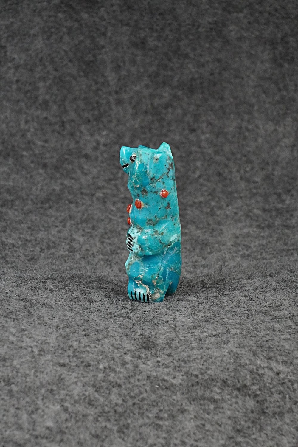 Bear Zuni Fetish Carving - Claudia Peina