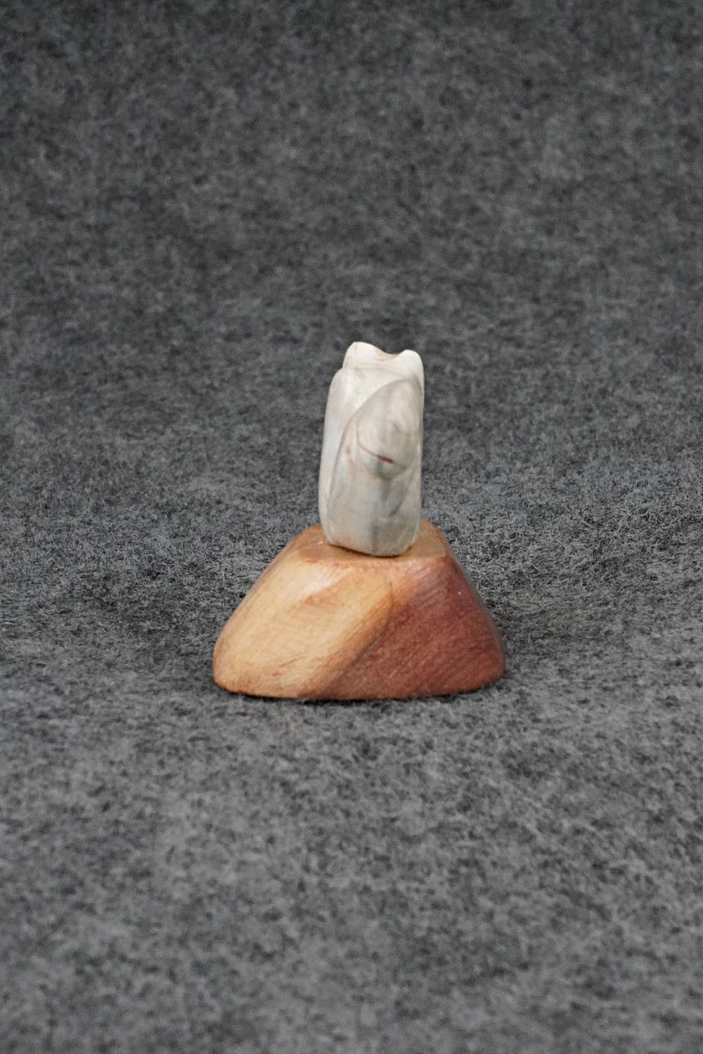 Squirrel Zuni Fetish Carving - Justin Red Elk
