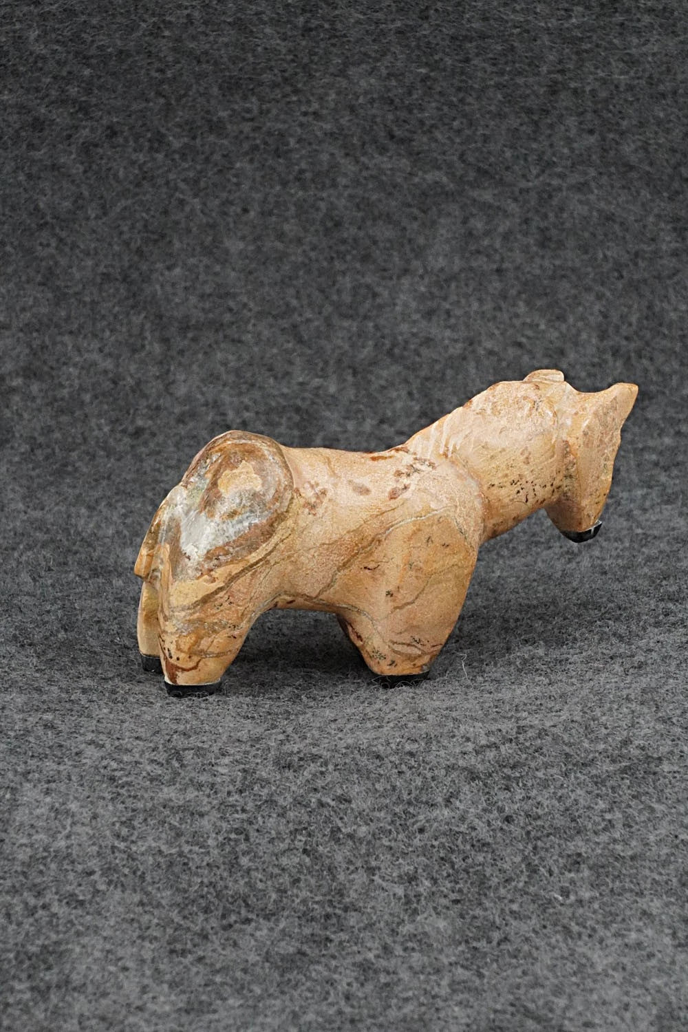 Horse Zuni Fetish Carving - Freddie Leekya