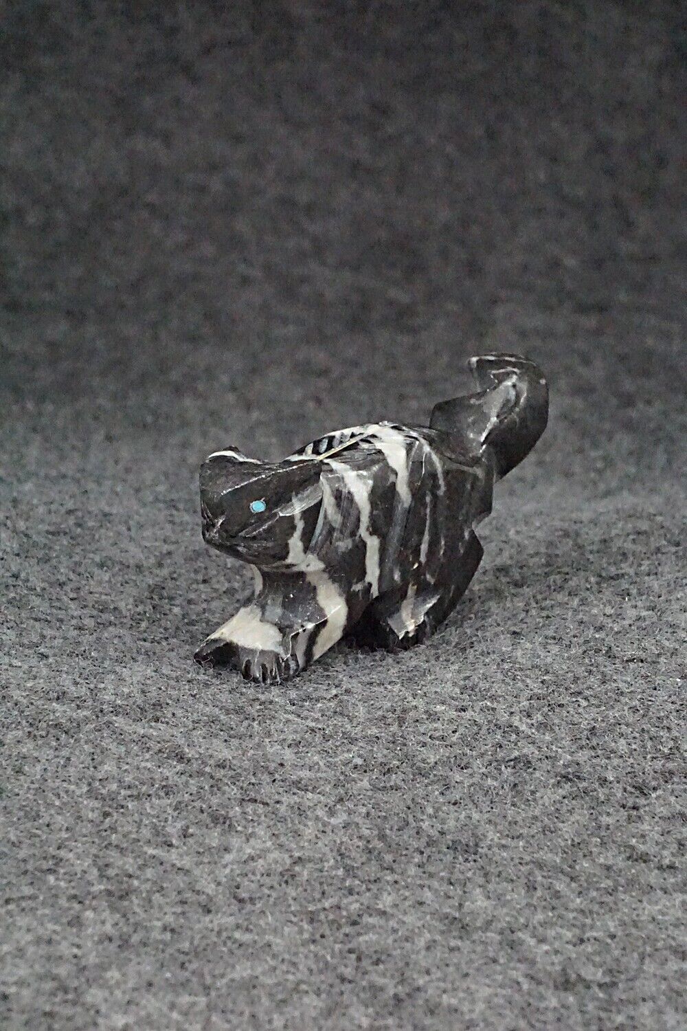 Mountain Lion Zuni Fetish Carving - Tony Mackel