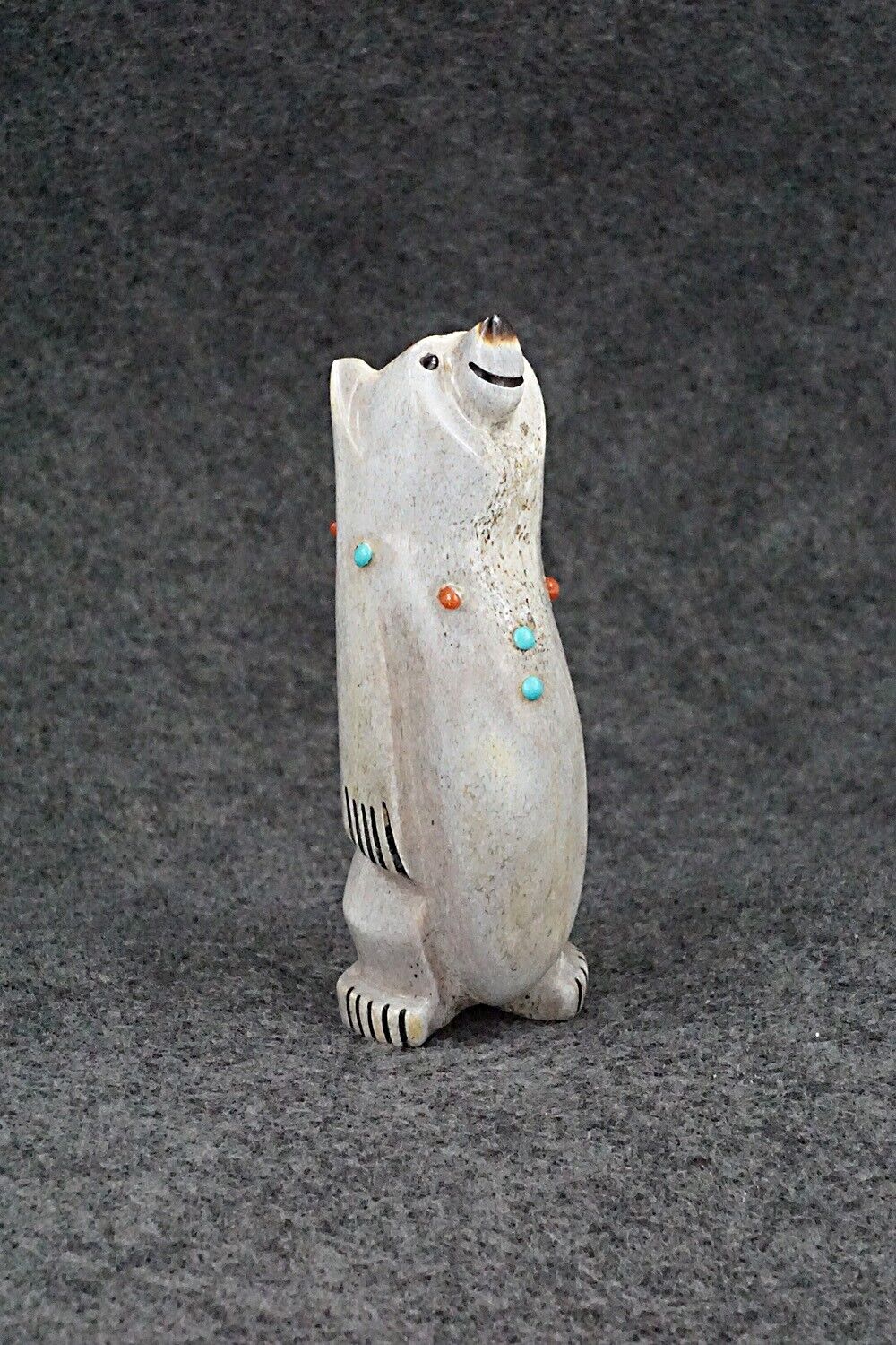 Bear Zuni Fetish Carving - Claudia Peina