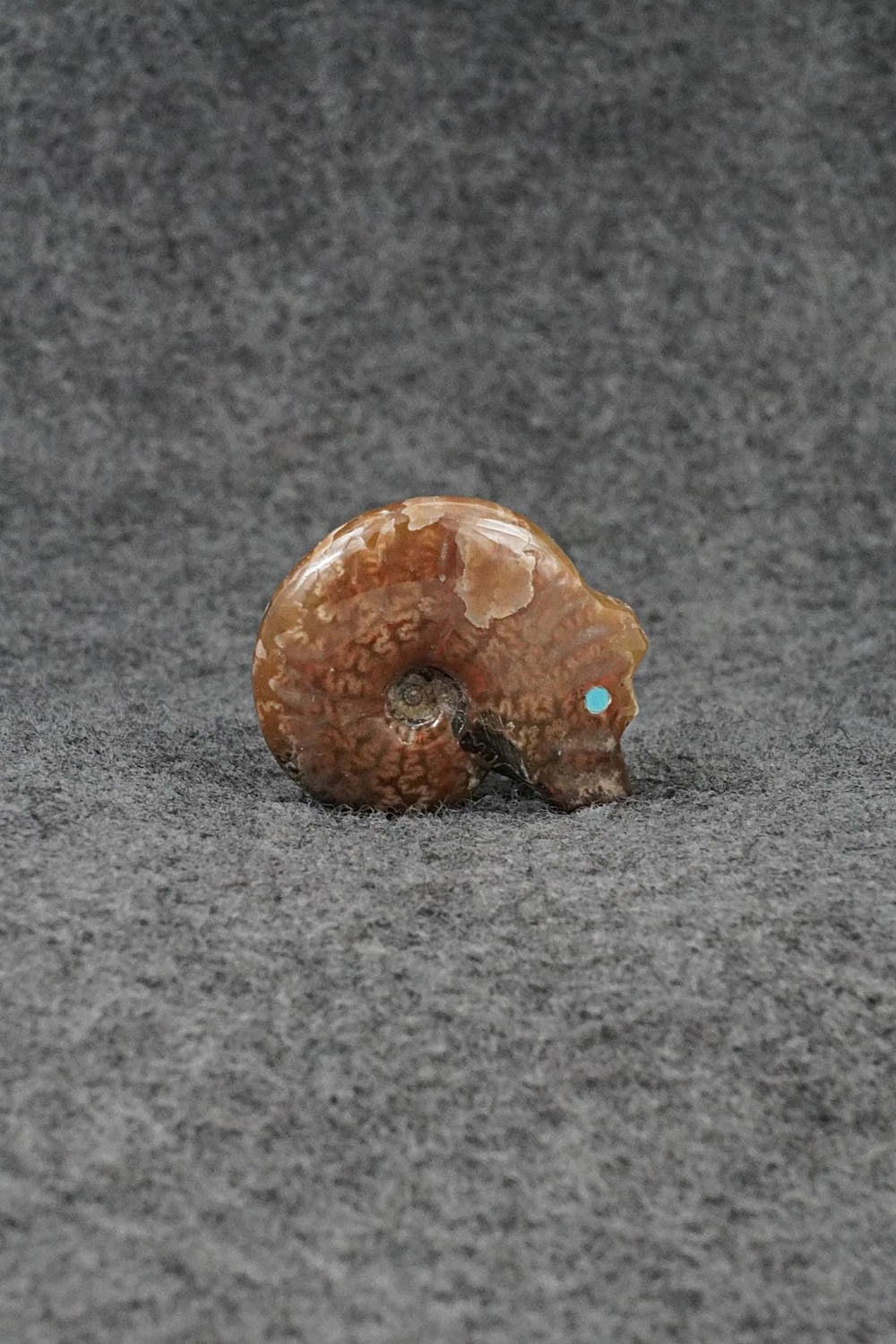 Bear Zuni Fetish Carving - Bernard Laiwekete