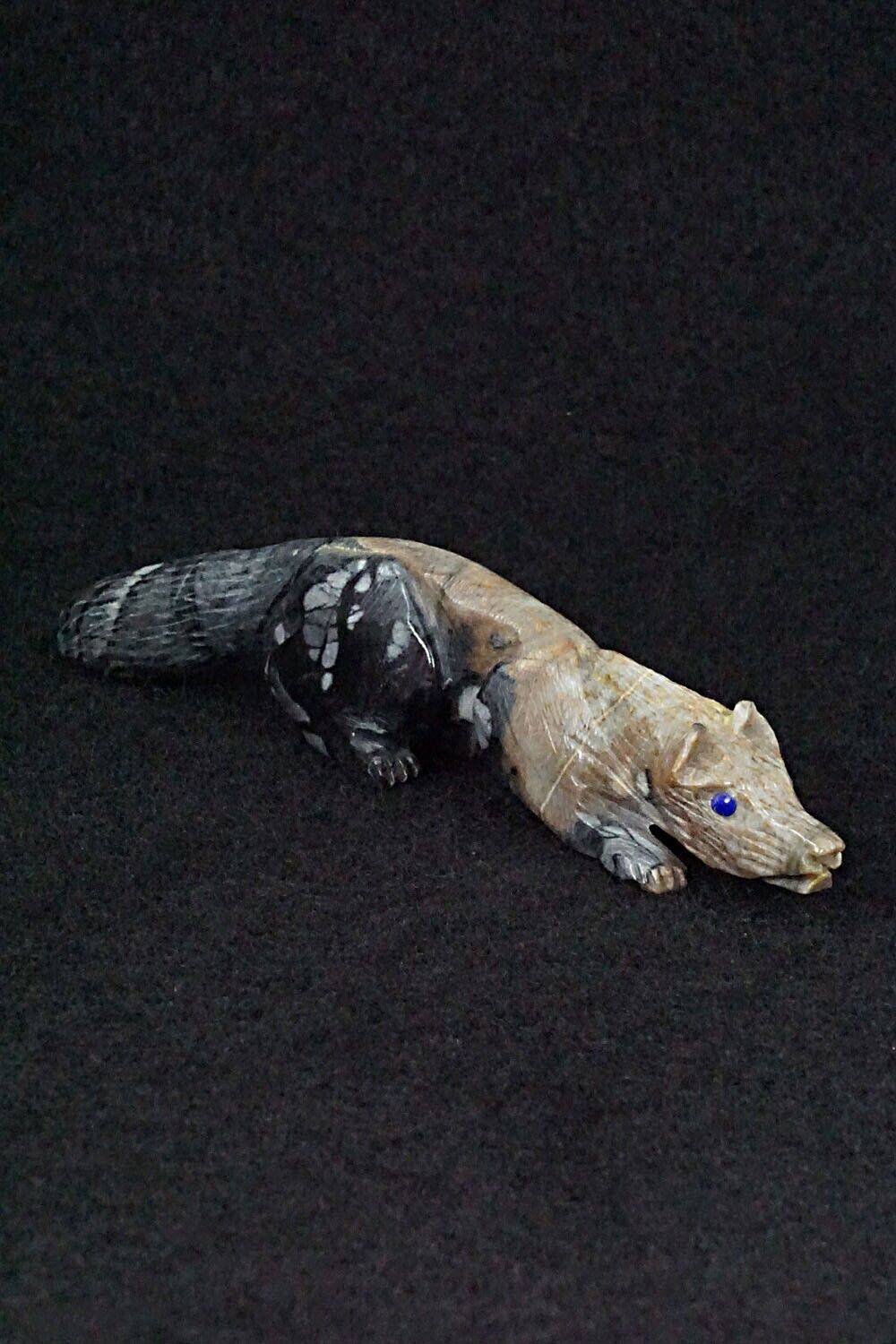 Wolf Zuni Fetish Carving - Lance Cheama