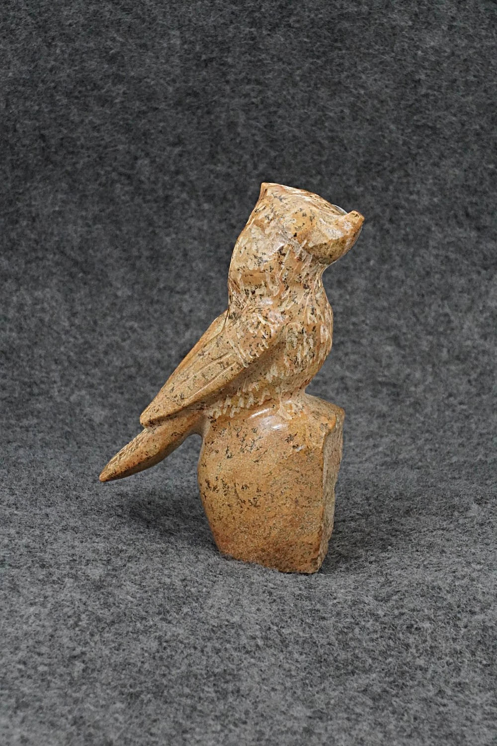 Owl Zuni Fetish Carving - Freddie Leekya
