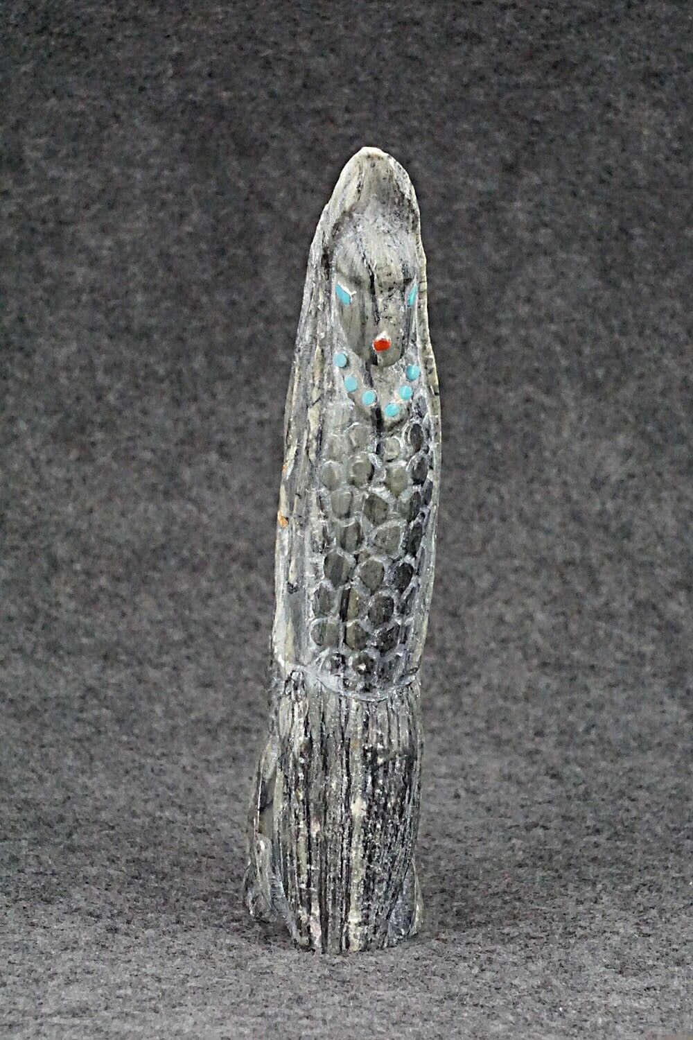 Corn Maiden Zuni Fetish Carving - Derrick Kaamasee