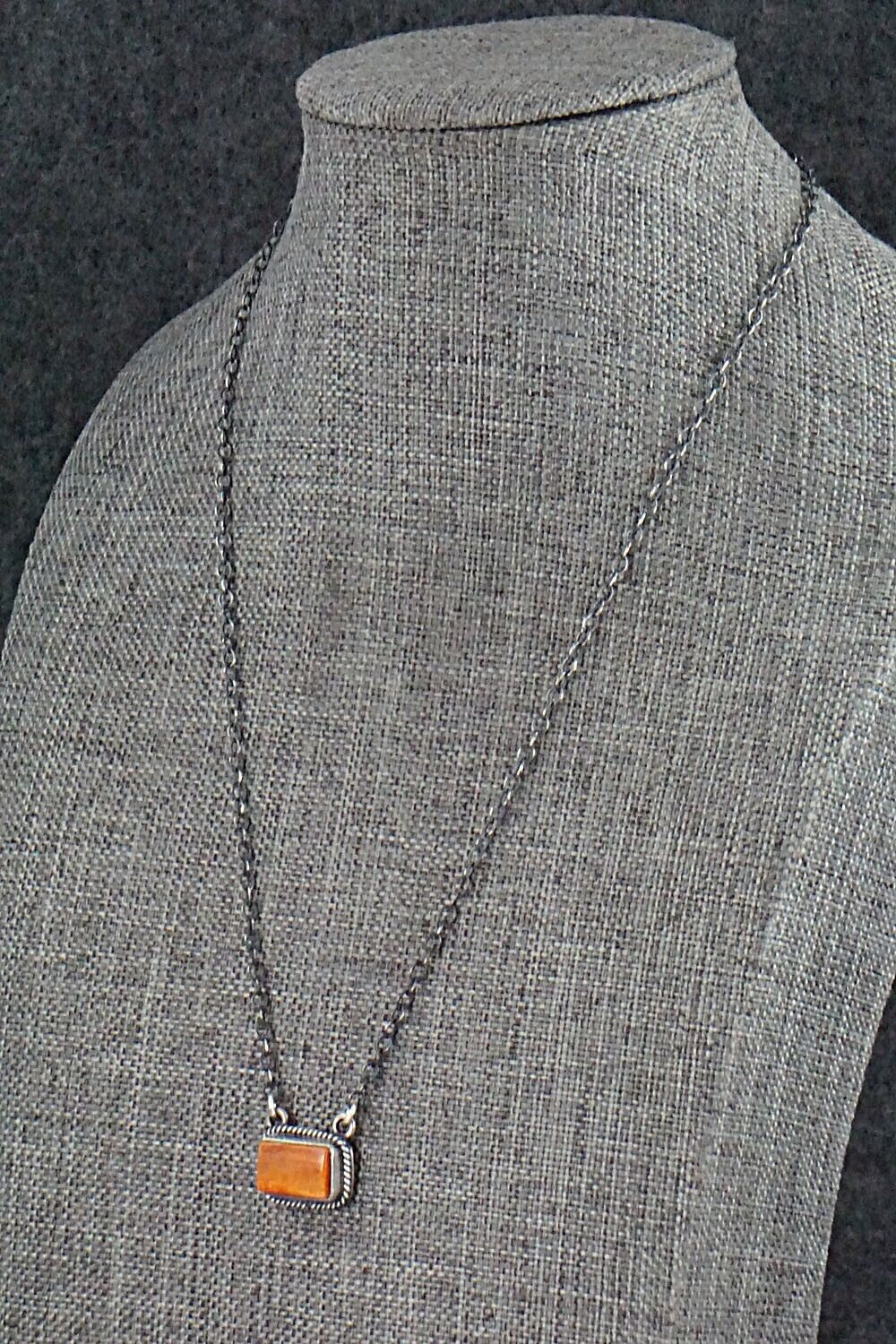 Spiny Oyster & Sterling Silver Necklace - Navajo