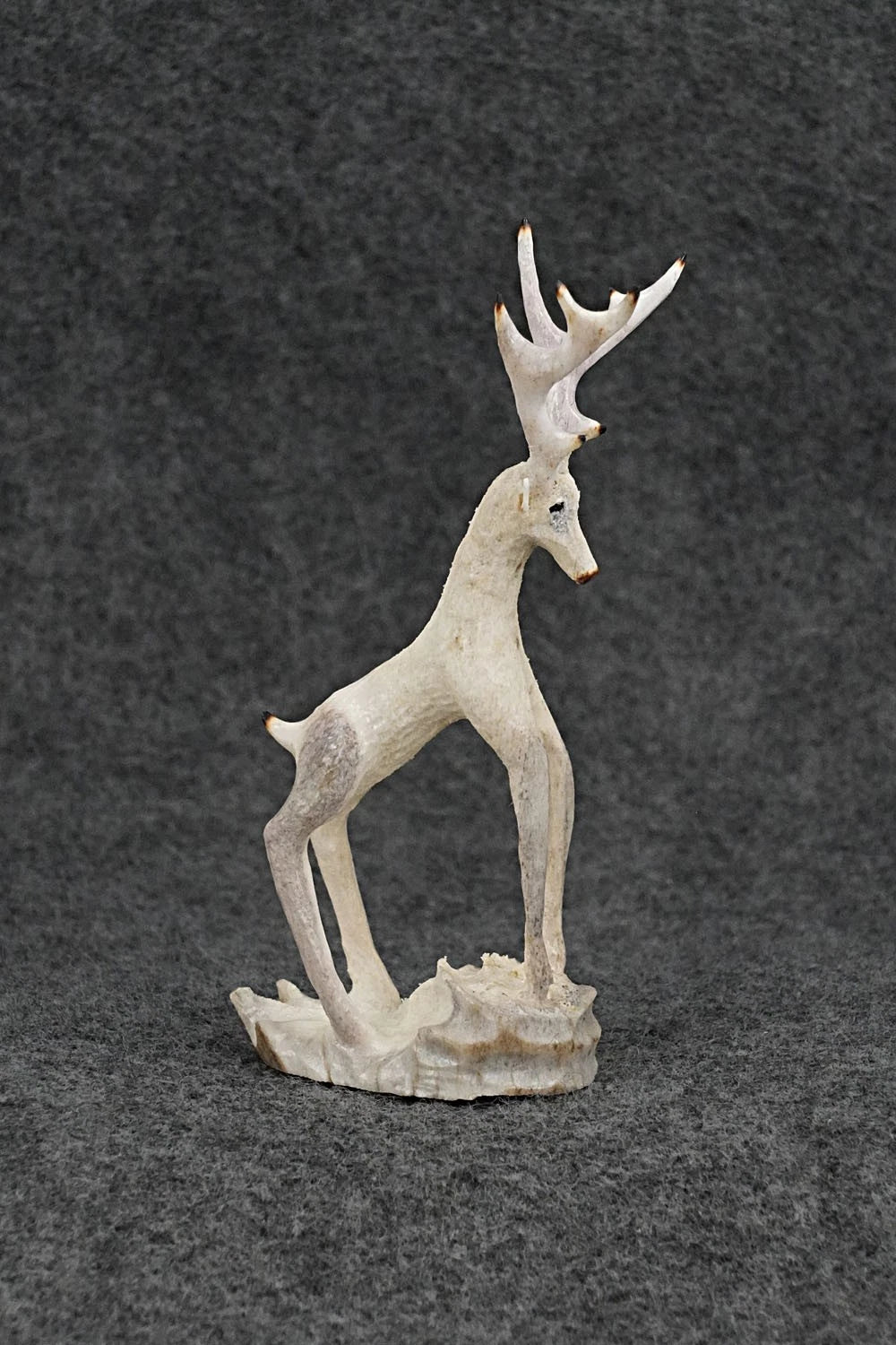 Deer Zuni Fetish Carving - Ruben Najara