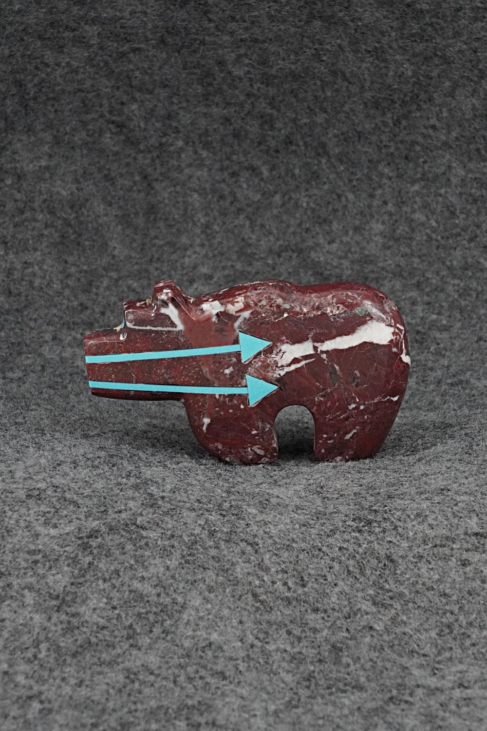 Bear Zuni Fetish Carving - Bernard Laiwakete