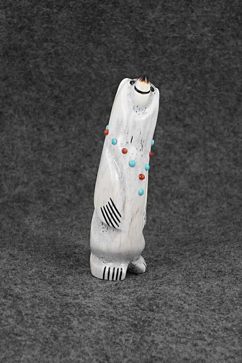 Bear Zuni Fetish Carving - Claudia Peina