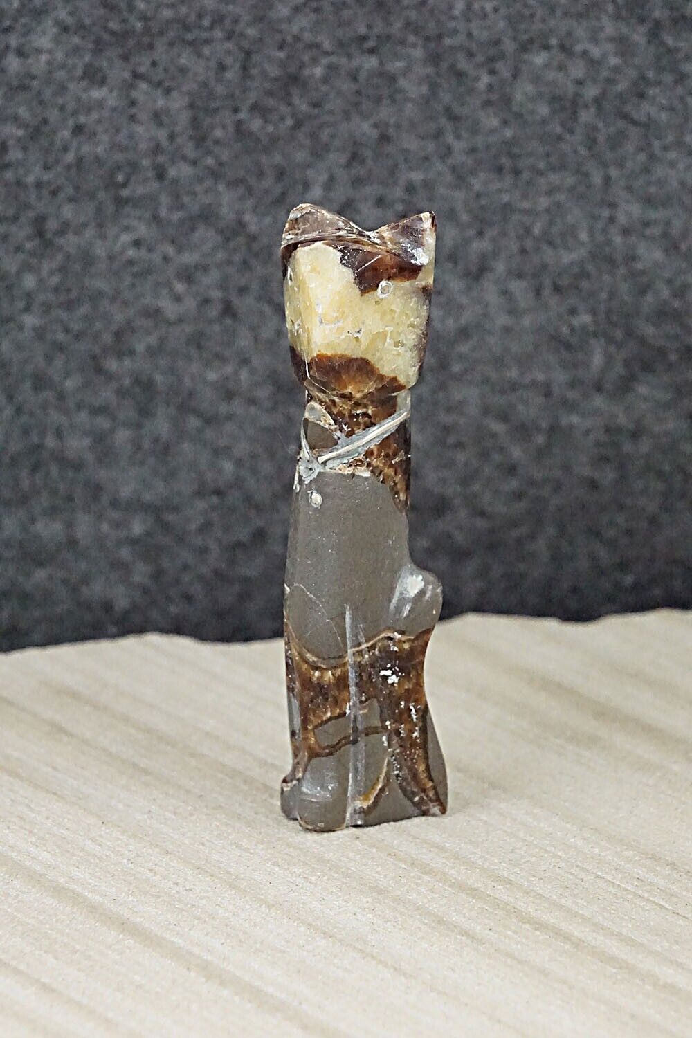 Cat Zuni Fetish Carving - Kenny Chavez