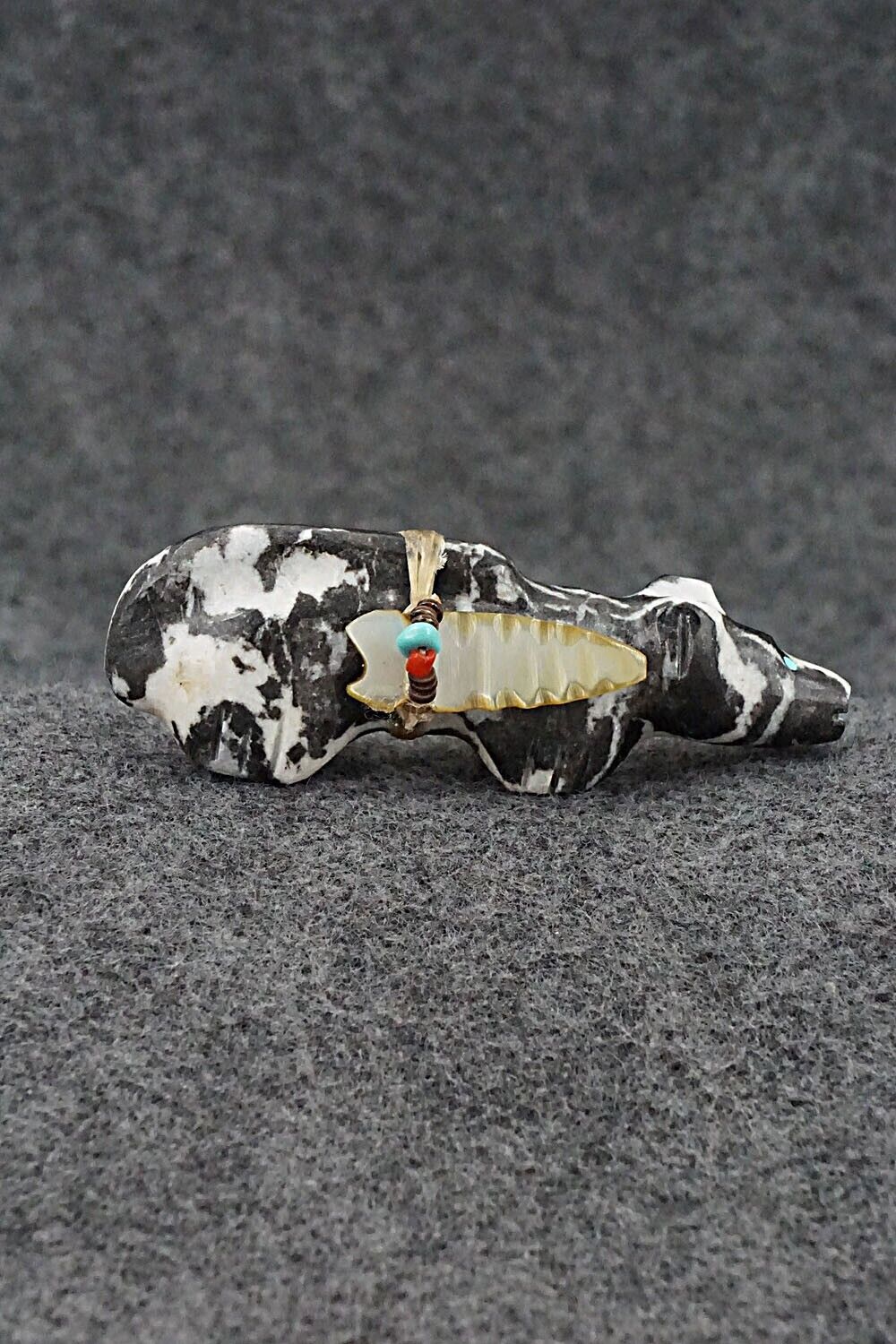 Mountain Lion Zuni Fetish Carving - Peter Gasper
