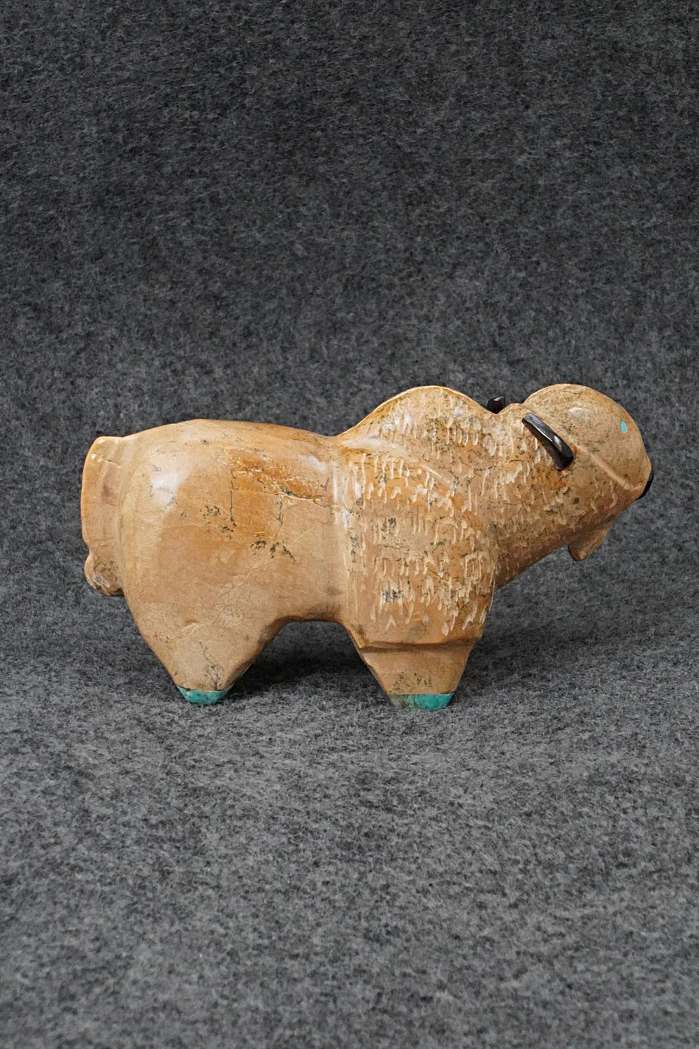 Buffalo Zuni Fetish Carving - Freddie Leekya