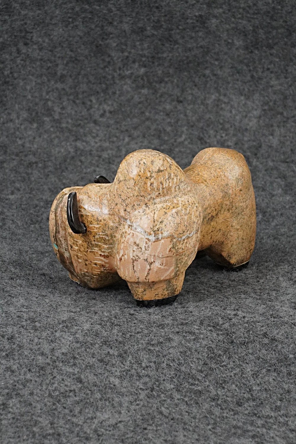 Buffalo Zuni Fetish Carving - Freddie Leekya