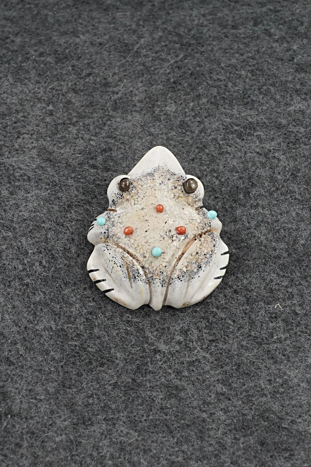 Frog Zuni Fetish Carving - Claudia Peina