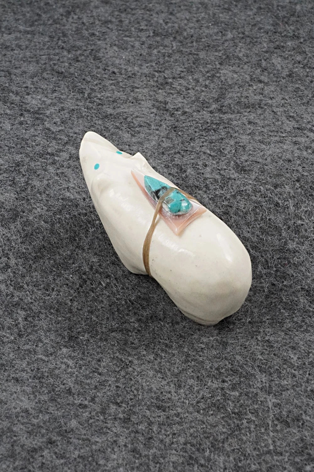 Bear Zuni Fetish Carving - Delvin Leekya