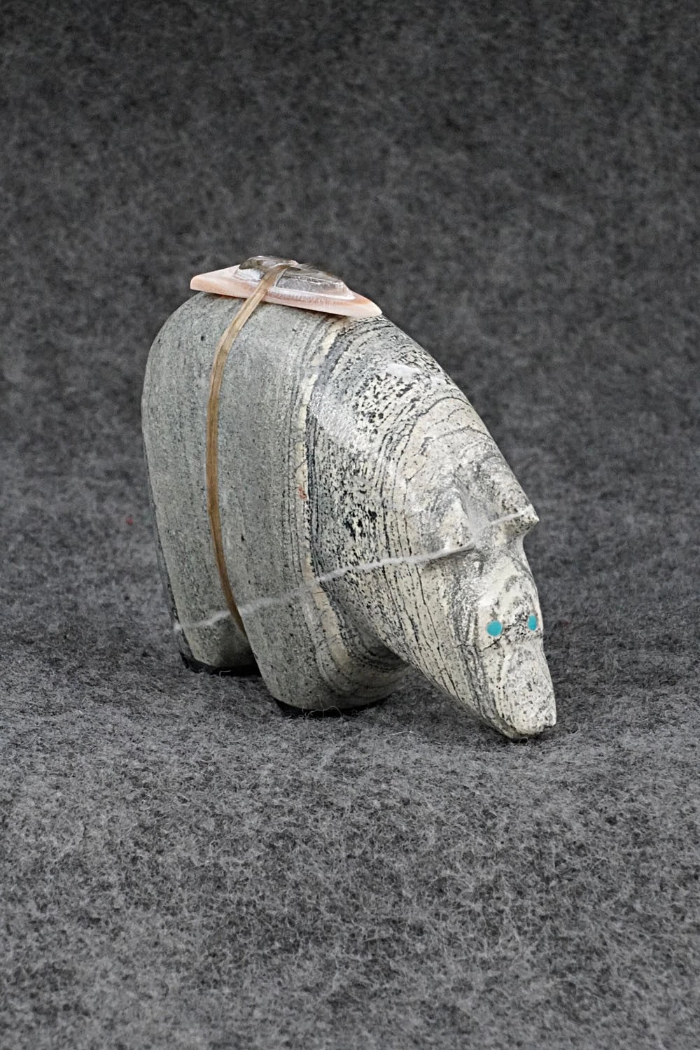 Bear Zuni Fetish Carving - Delvin Leekya