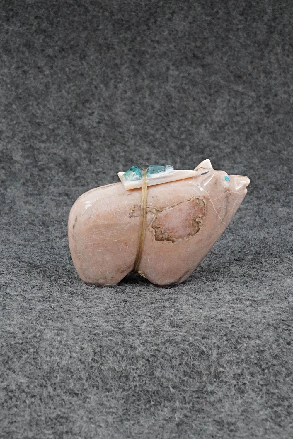 Bear Zuni Fetish Carving - Delvin Leekya