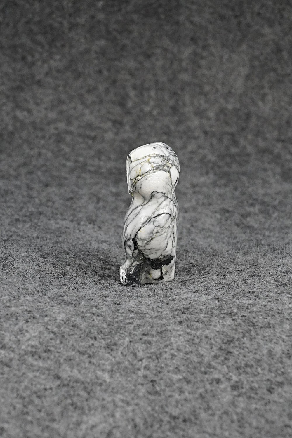 Owl Zuni Fetish Carving - Andres Jernention