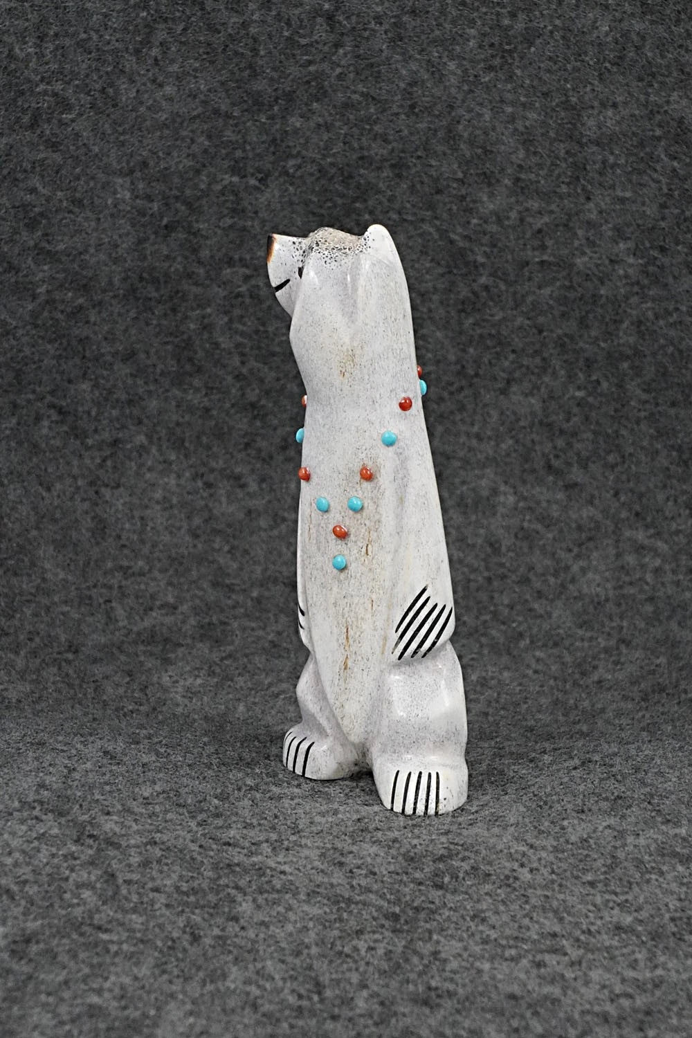 Bear Zuni Fetish Carving - Claudia Peina