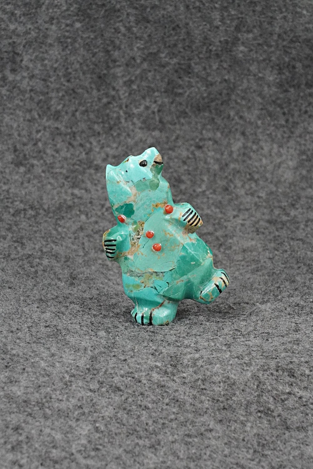 Bear Zuni Fetish Carving - Claudia Peina