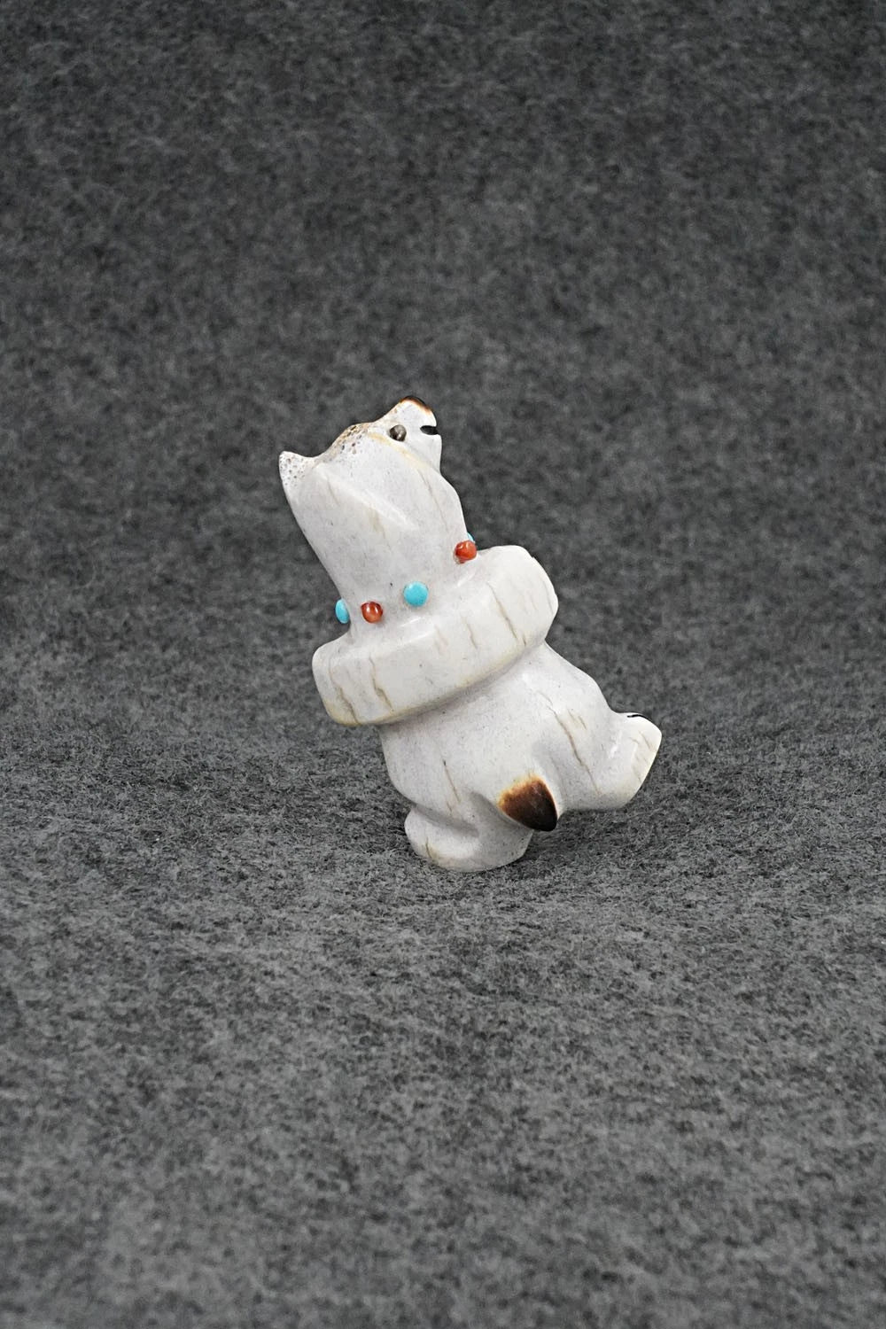 Bear Zuni Fetish Carving - Claudia Peina
