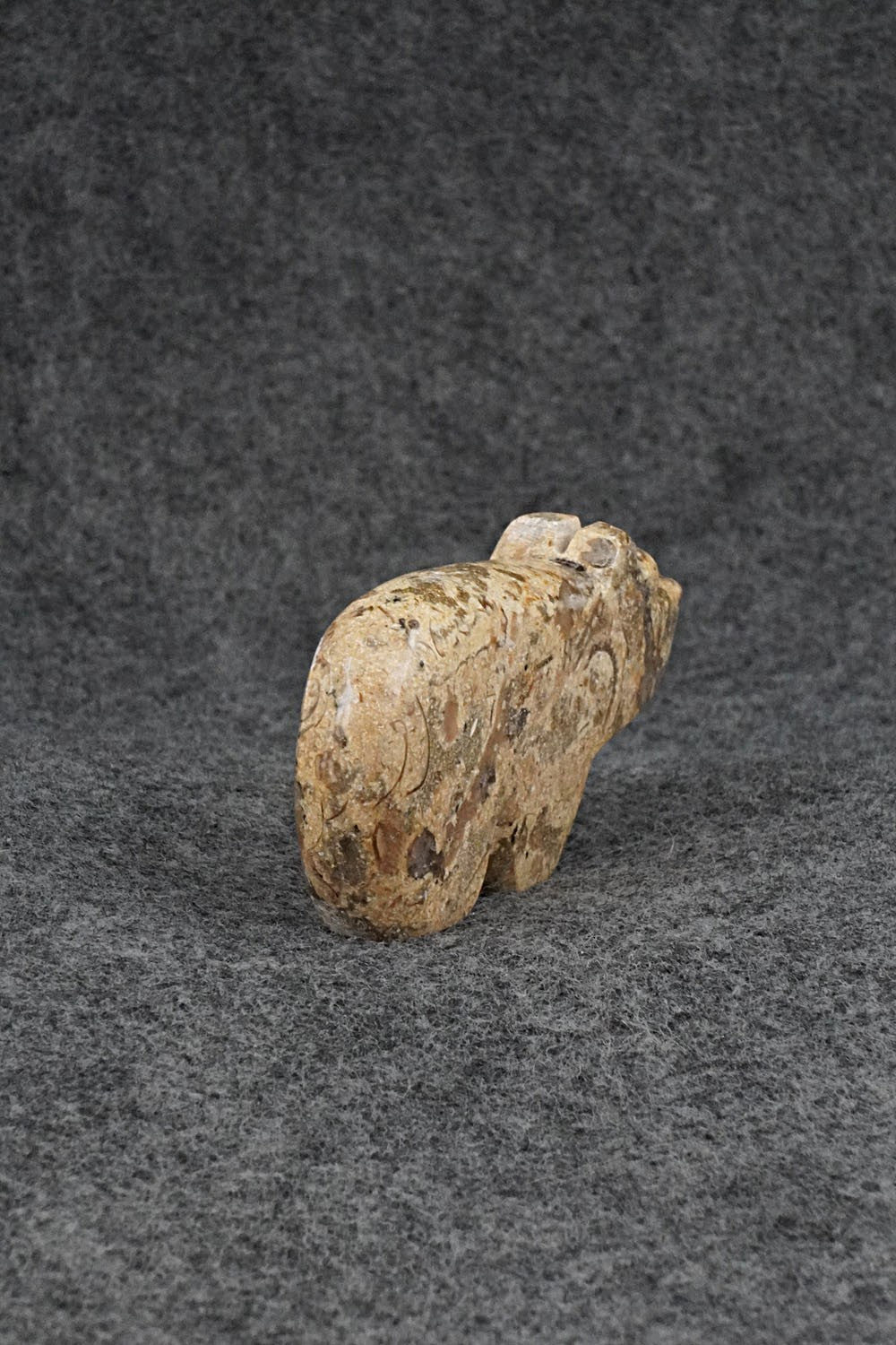 Bear Zuni Fetish Carving - Bernard Laiwakete