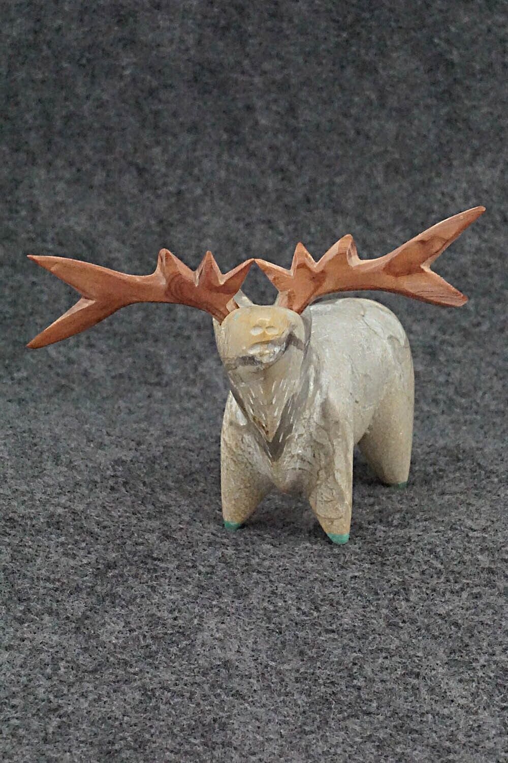 Elk Zuni Fetish Carving - Enrike Leekya
