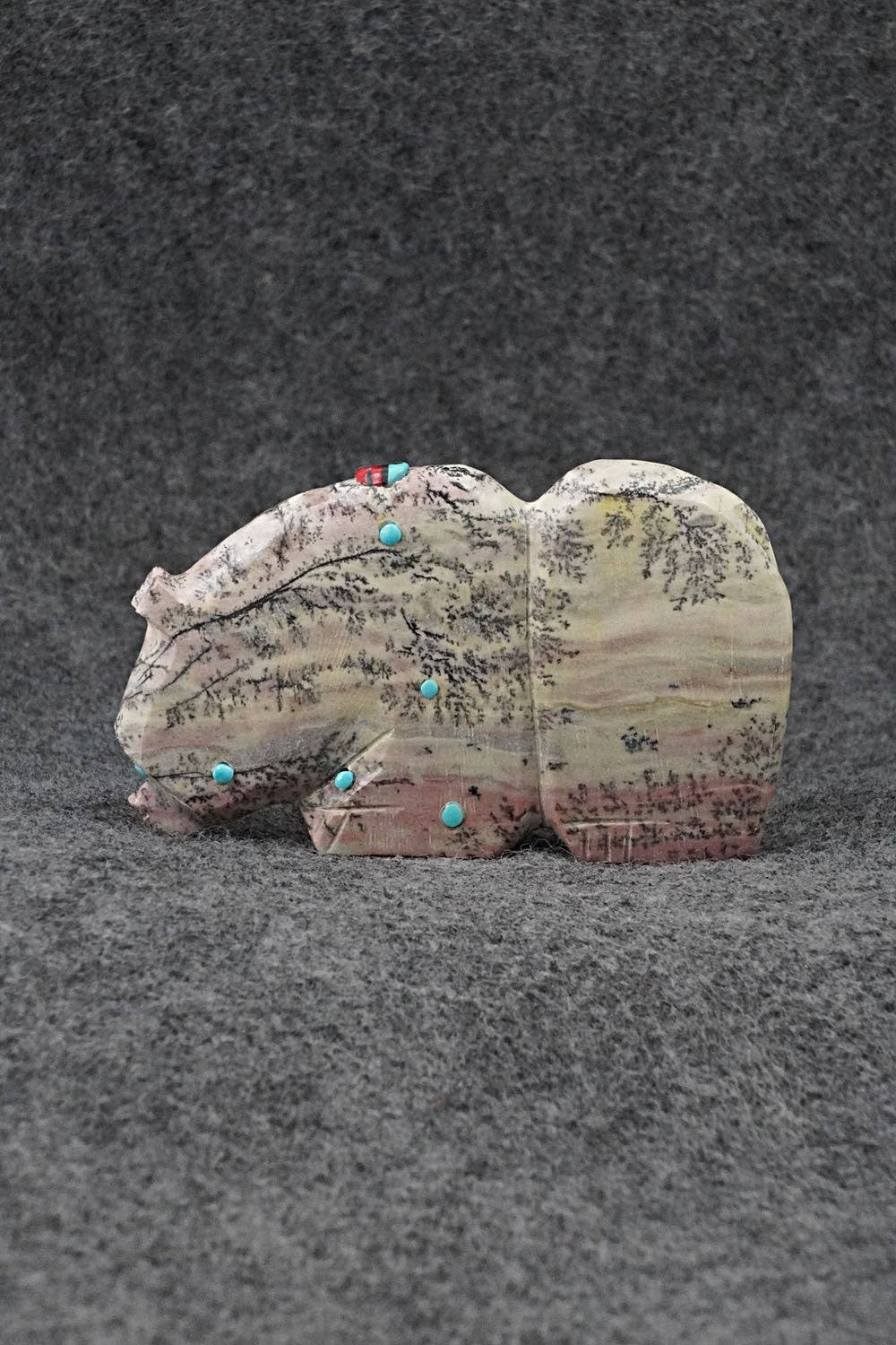 Bear Zuni Fetish Carving - Dannette Laate