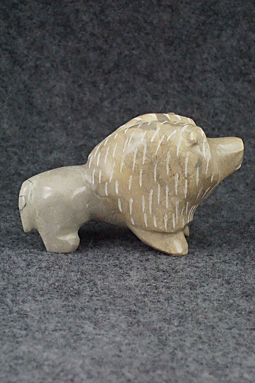 Lion Zuni Fetish Carving - Enrike Leekya