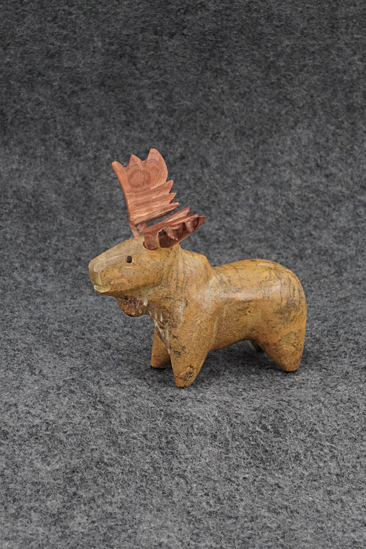 Moose Zuni Fetish Carving - Enrike Leekya