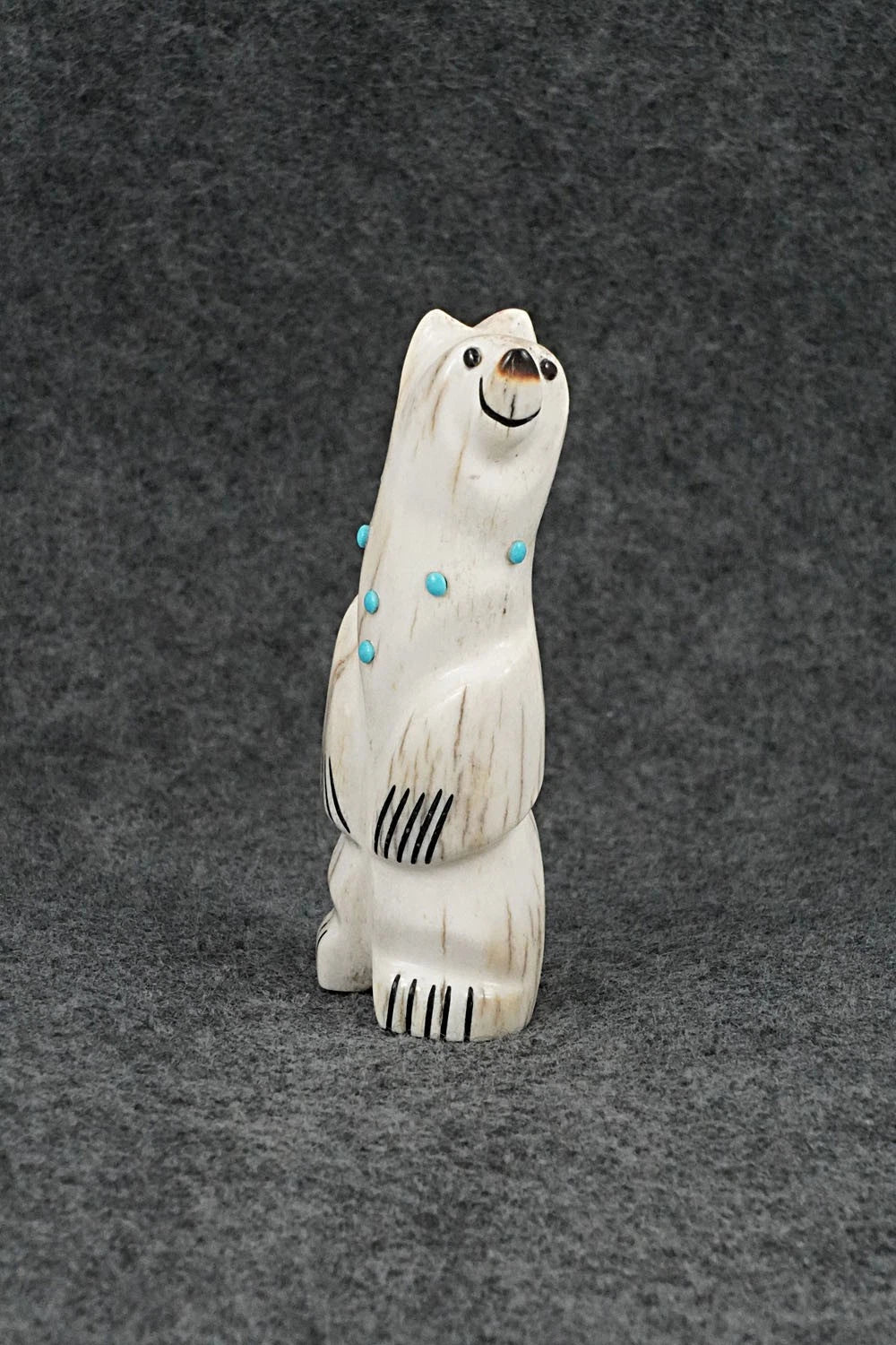 Bear Zuni Fetish Carving - Claudia Peina