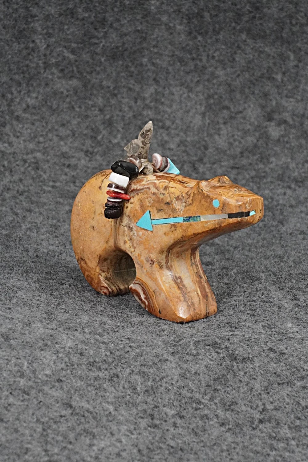 Bear Zuni Fetish Carving - Fernando Laiwakete