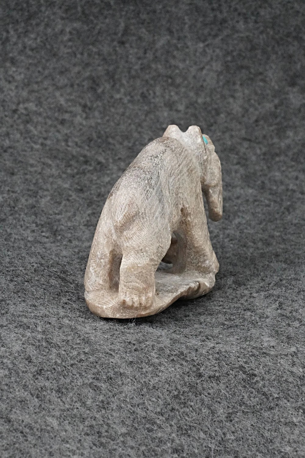Bear Zuni Fetish Carving - Derrick Kammasee