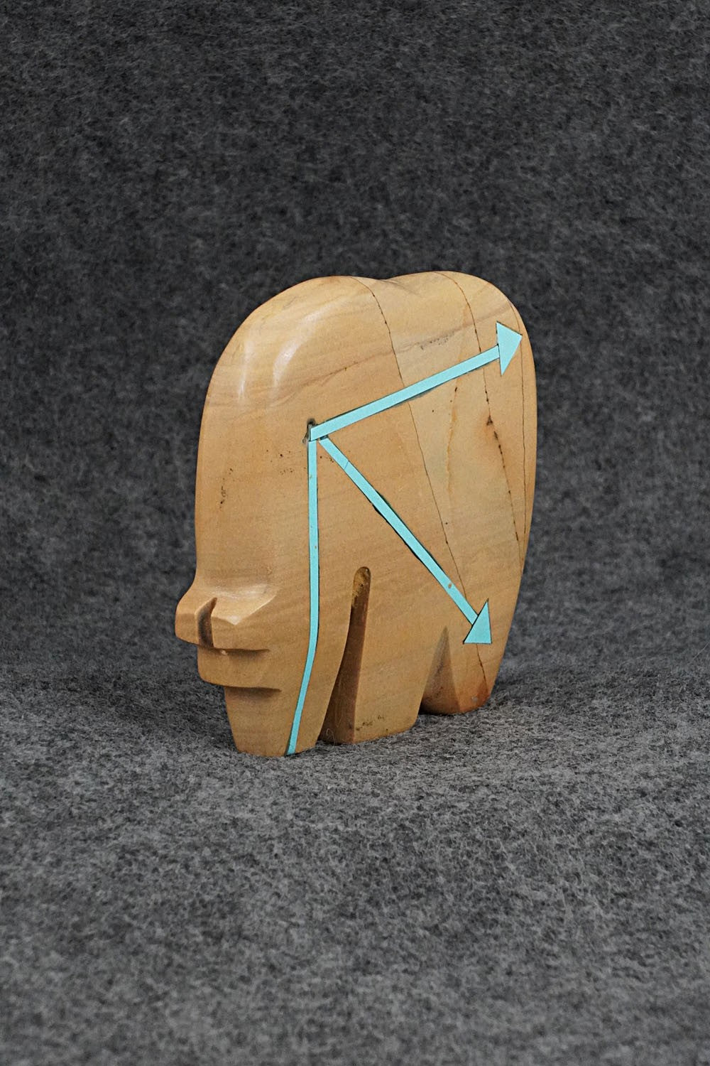 Bear Zuni Fetish Carving - Bernard Laiwakete