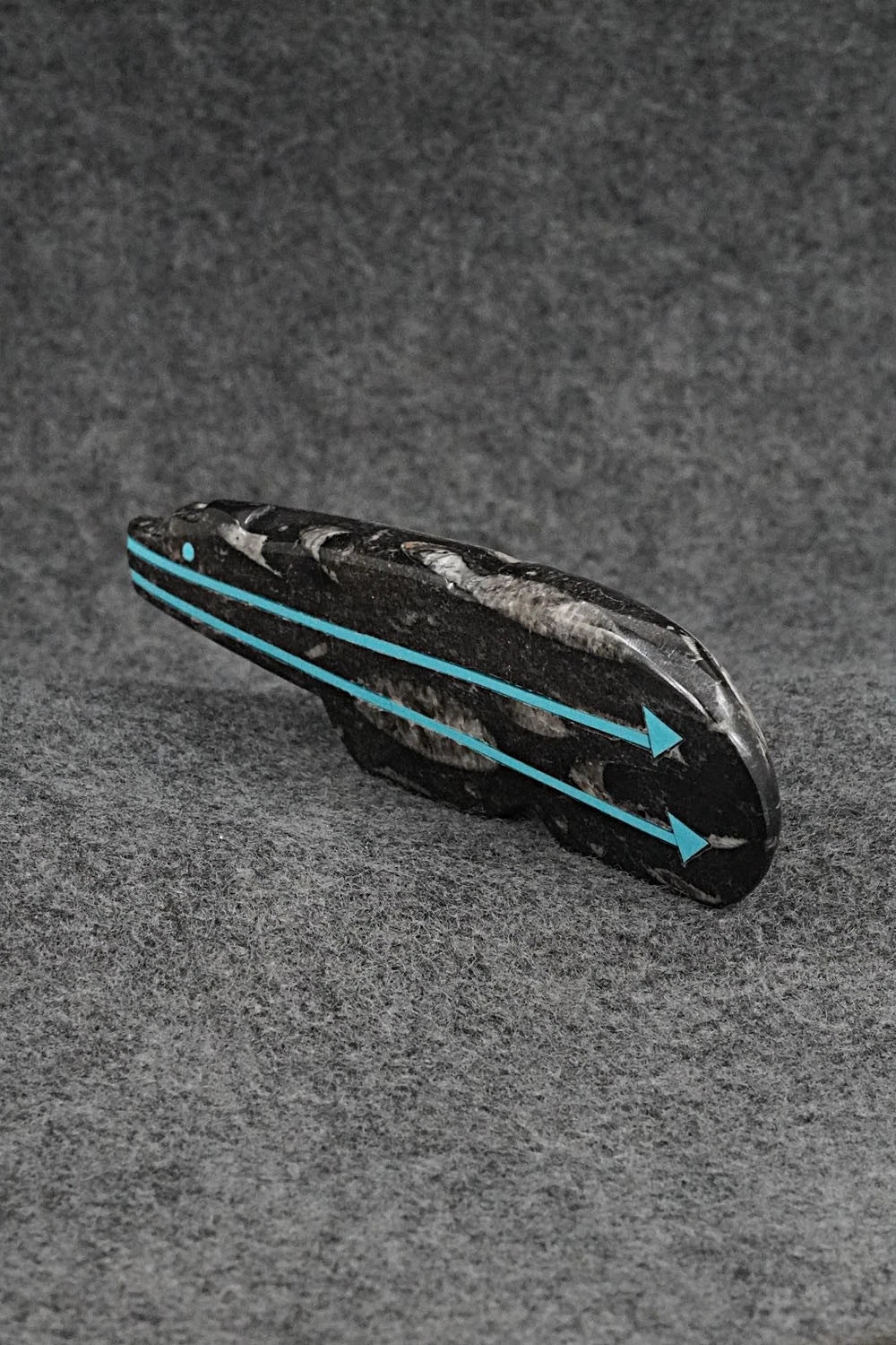 Bear Zuni Fetish Carving - Bernard Laiwakete