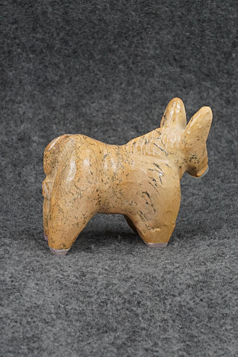 Donkey Zuni Fetish Carving - Freddie Leekya
