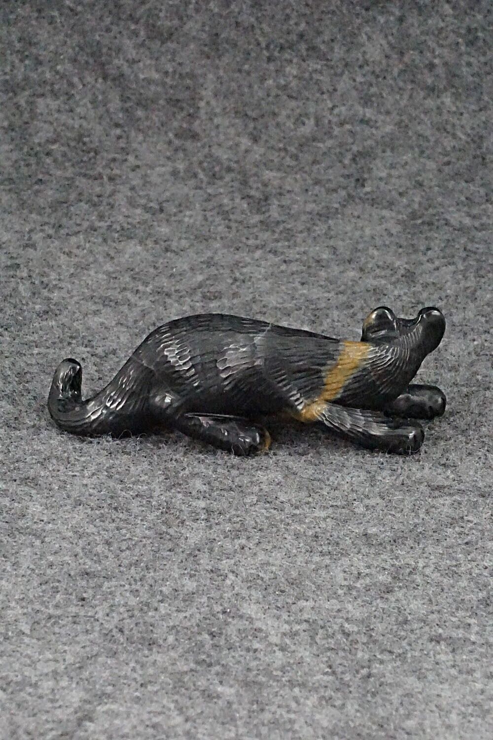Mountain Lion Zuni Fetish Carving - Wilfred Cheama