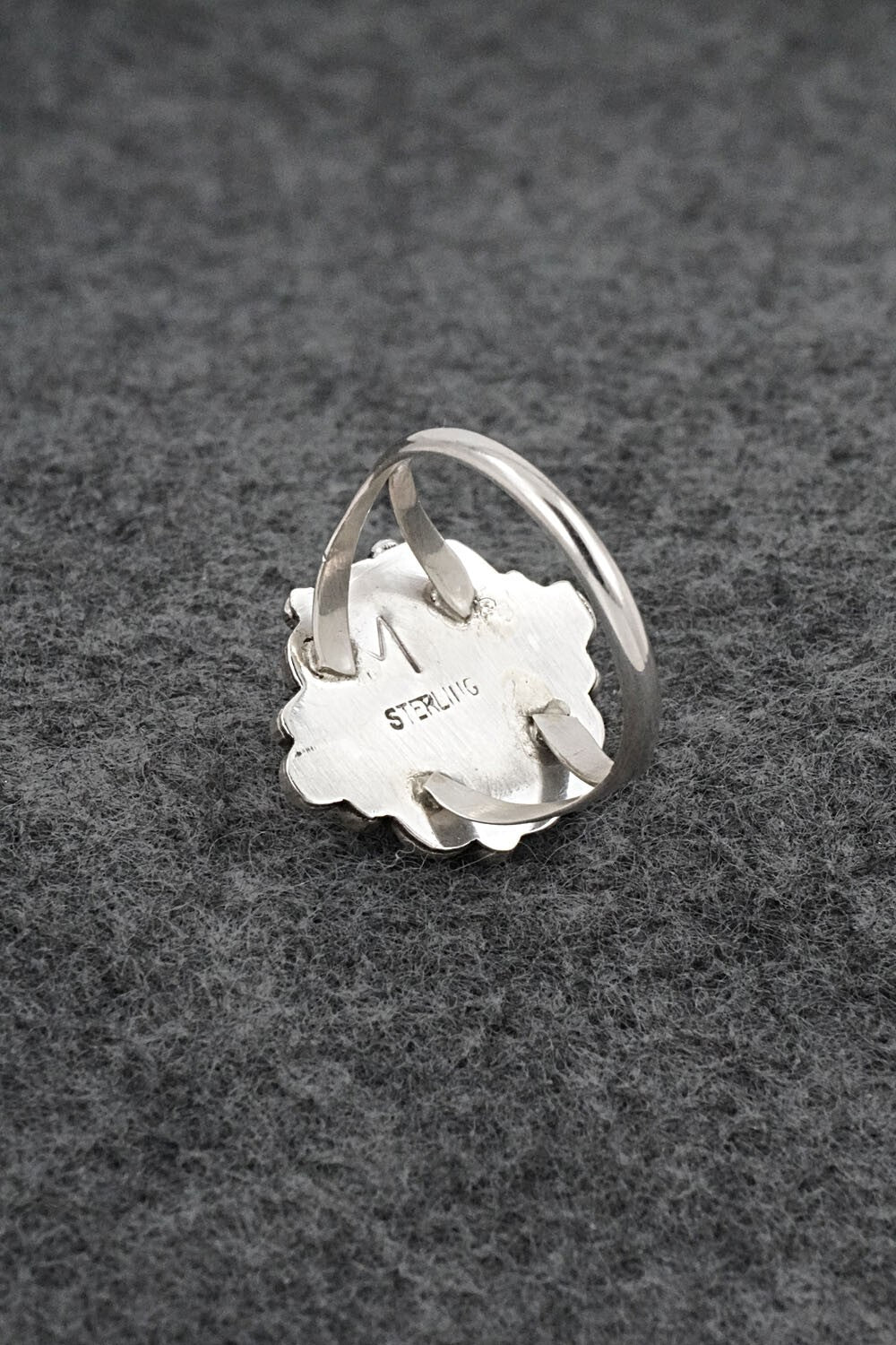 Conch Shell & Sterling Silver Ring - Frieda Martinez - Size 7.5