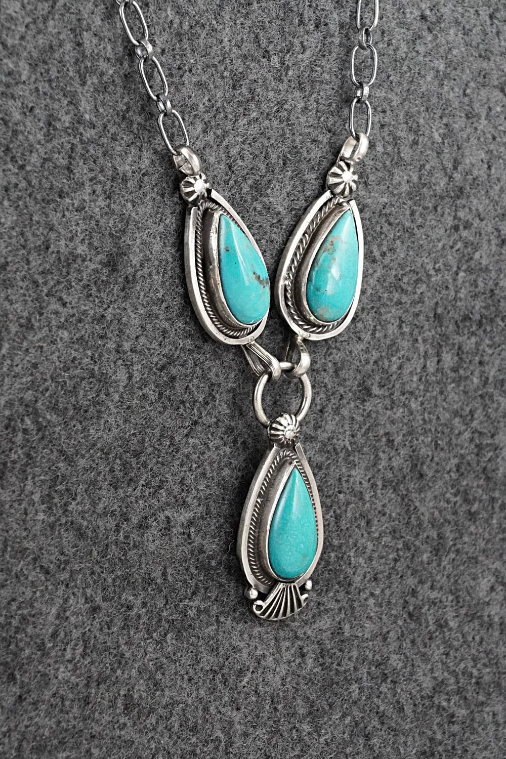 Turquoise & Sterling Silver Necklace - Verley Betone