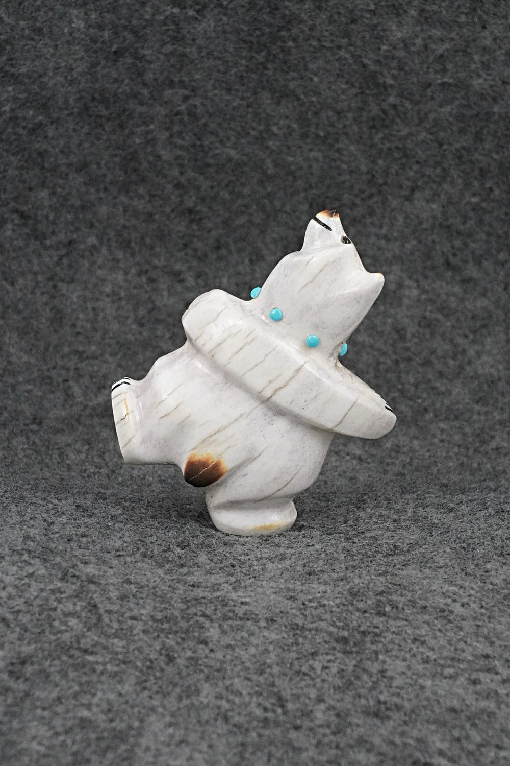 Bear Zuni Fetish Carving - Claudia Peina