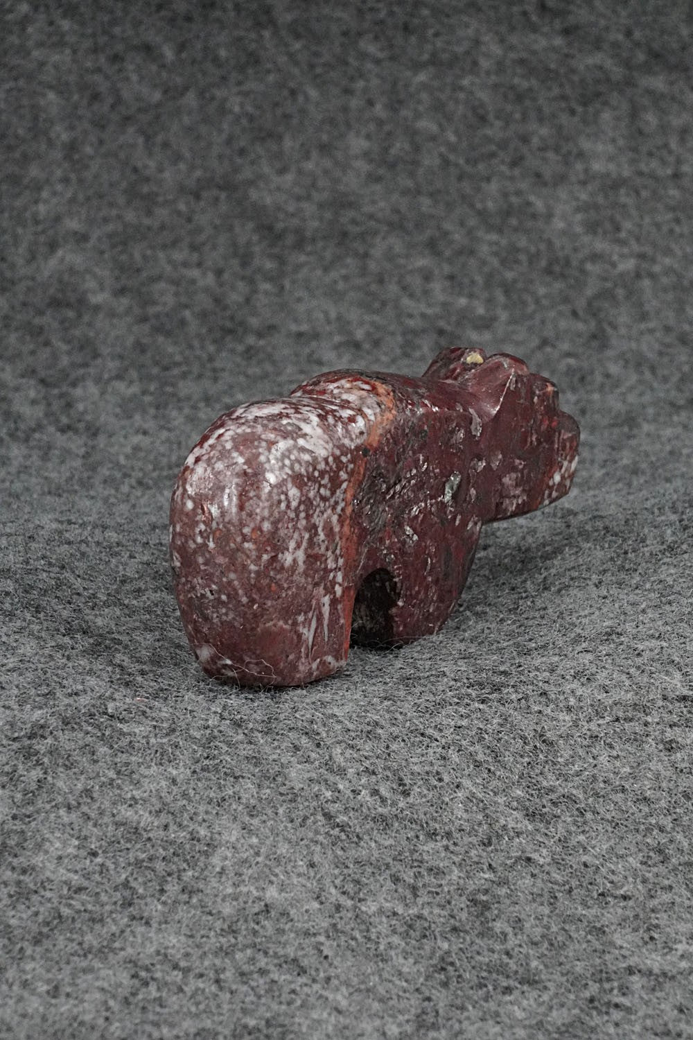 Bear Zuni Fetish Carving - Bernard Laiwakete