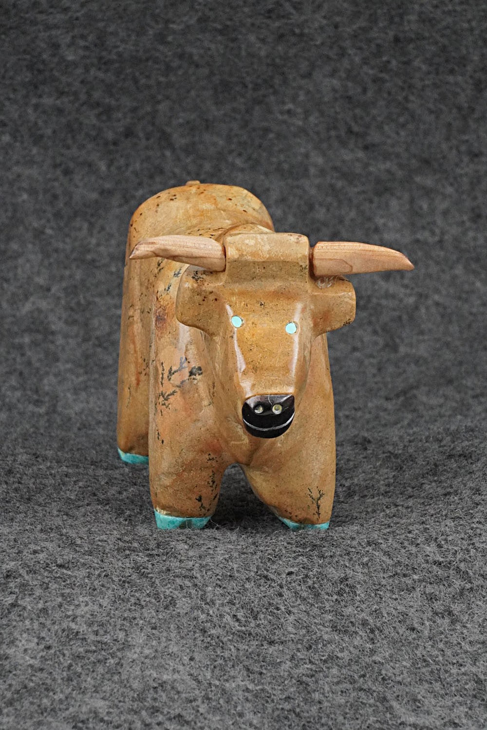 Bull Zuni Fetish Carving - Freddie Leekya