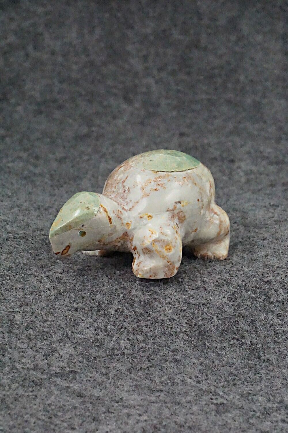 Turtle Zuni Fetish Carving - Enrike Leekya