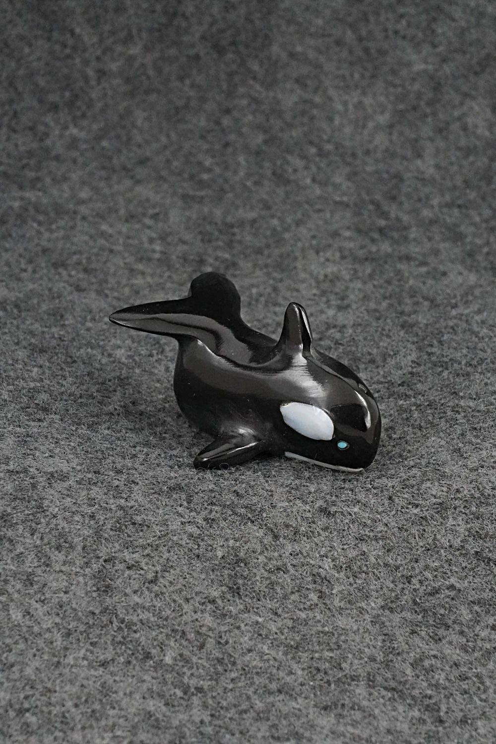 Whale Zuni Fetish Carving - Calvart Bowannie