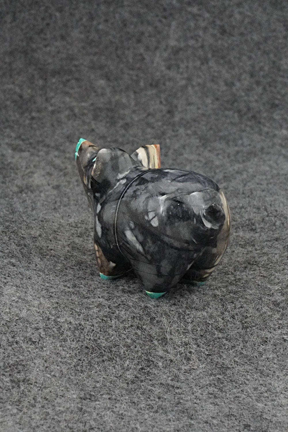 Pig Zuni Fetish Carving - Enrike Leekya